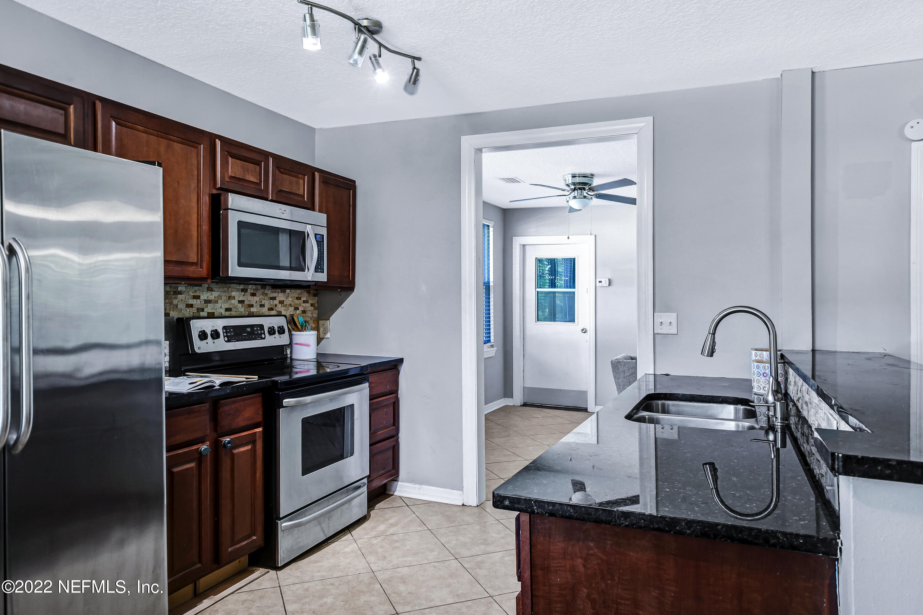 2707 Ripley Avenue Jacksonville, FL 32207 - Photo 6 of 25 5J4A5035_6_7
