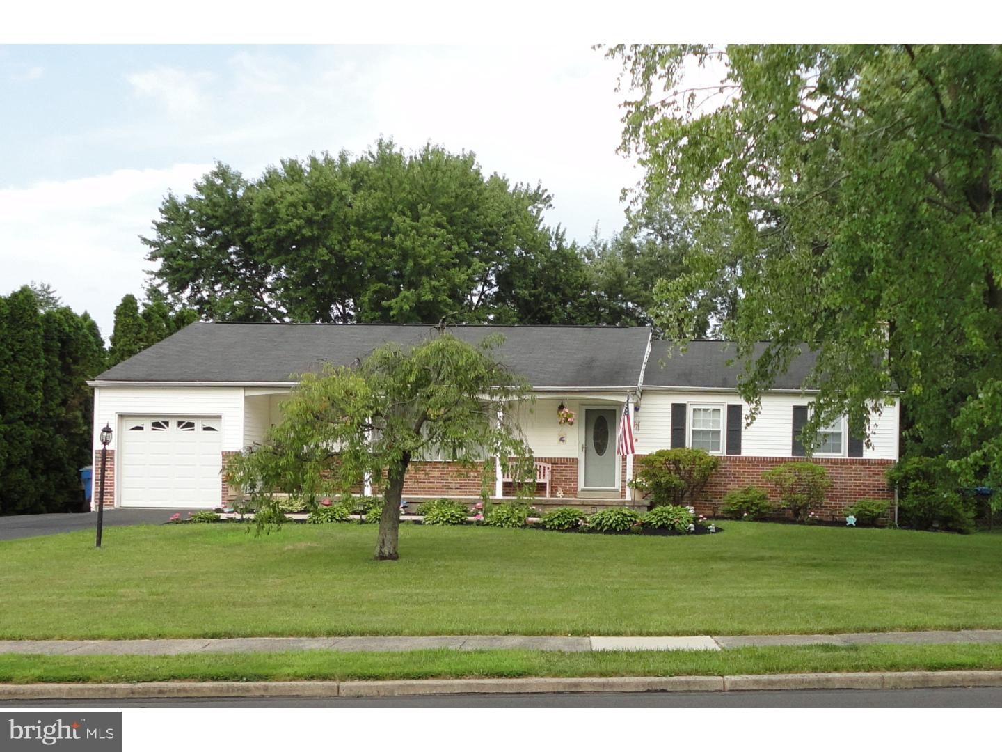 115 Moonflower Road Hatboro, PA 19040 - Photo 2 of 20 Exterior Front