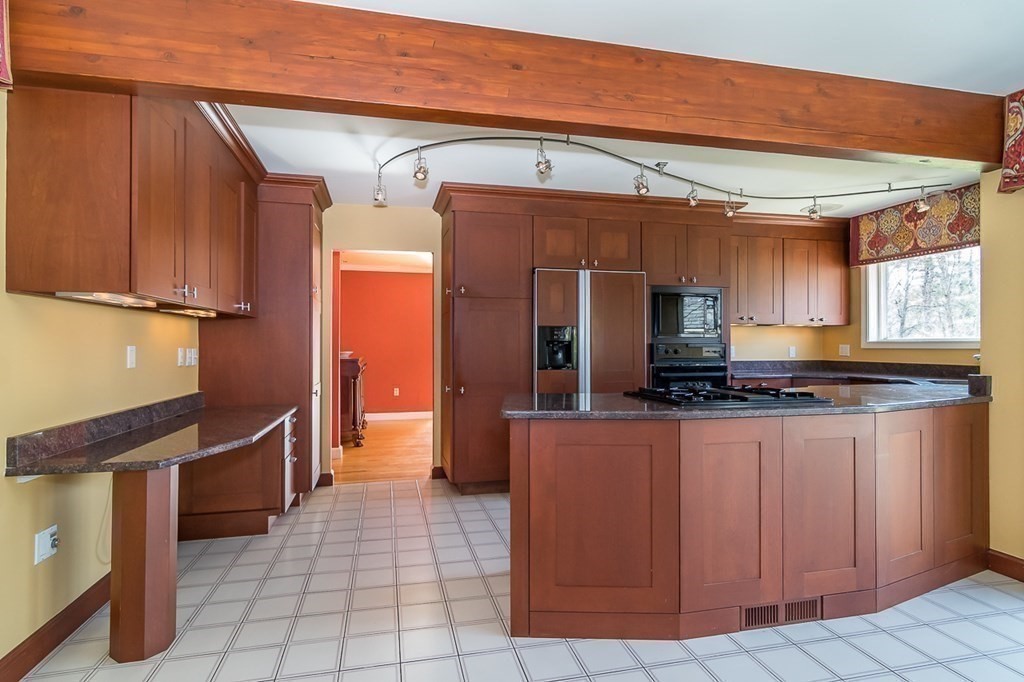 37 Hopewell Farm Road Natick, MA 01760 - Photo 9 of 20 Gallery Image 9