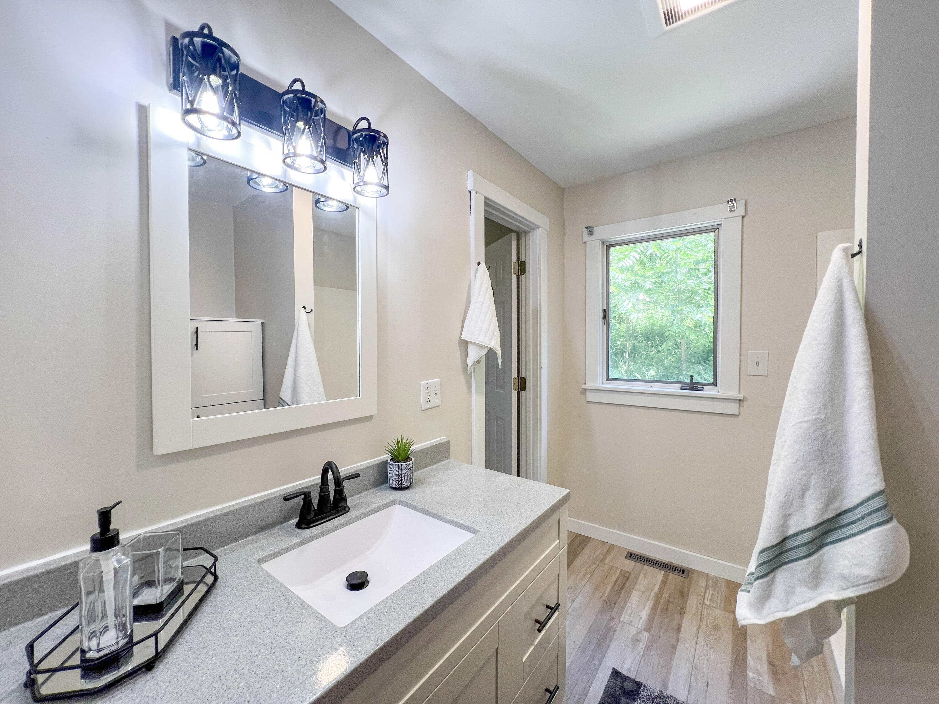 E13992 Jug Creek Road Stark, WI 54639 - Photo 19 of 47 Bathroom