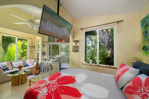 $1,495,000 | 17 Door Of Faith Road, Haiku, HI 96708