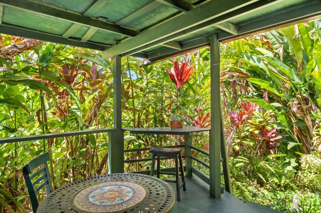 $1,495,000 | 17 Door Of Faith Road, Haiku, HI 96708