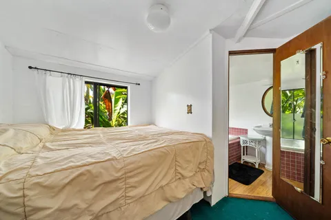 $1,495,000 | 17 Door Of Faith Road, Haiku, HI 96708