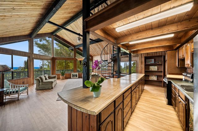 $1,495,000 | 17 Door Of Faith Road, Haiku, HI 96708