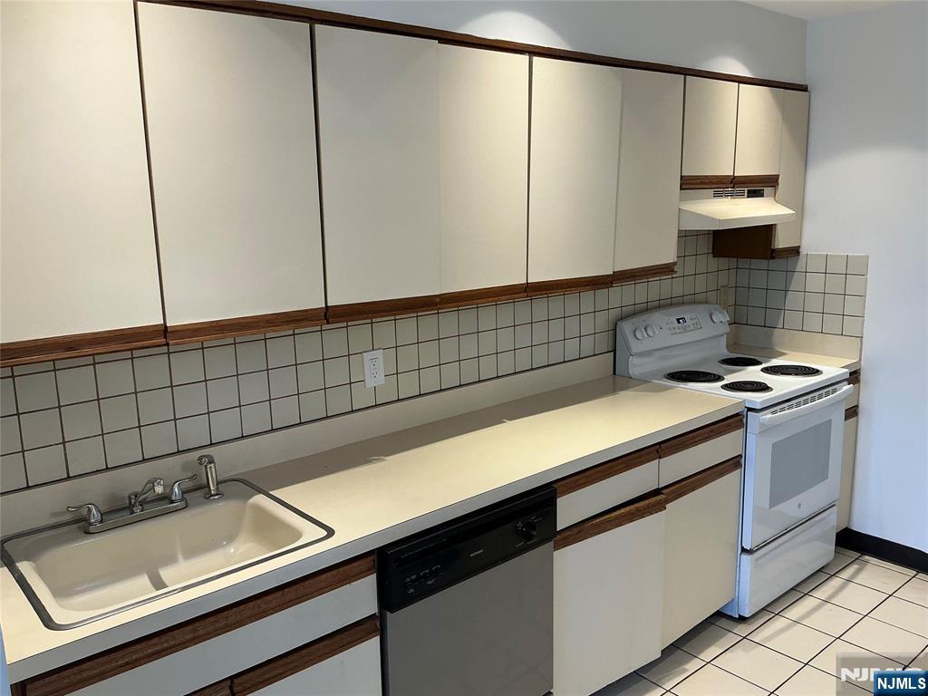 301 Beech Street, Unit 1H Hackensack, NJ 07601 - Photo 14 of 25