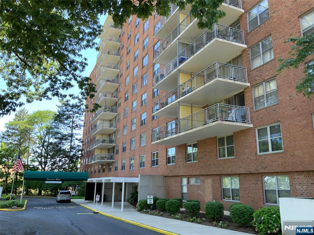 301 Beech Street, Unit 1H Hackensack, NJ 07601 - Photo 2 of 25