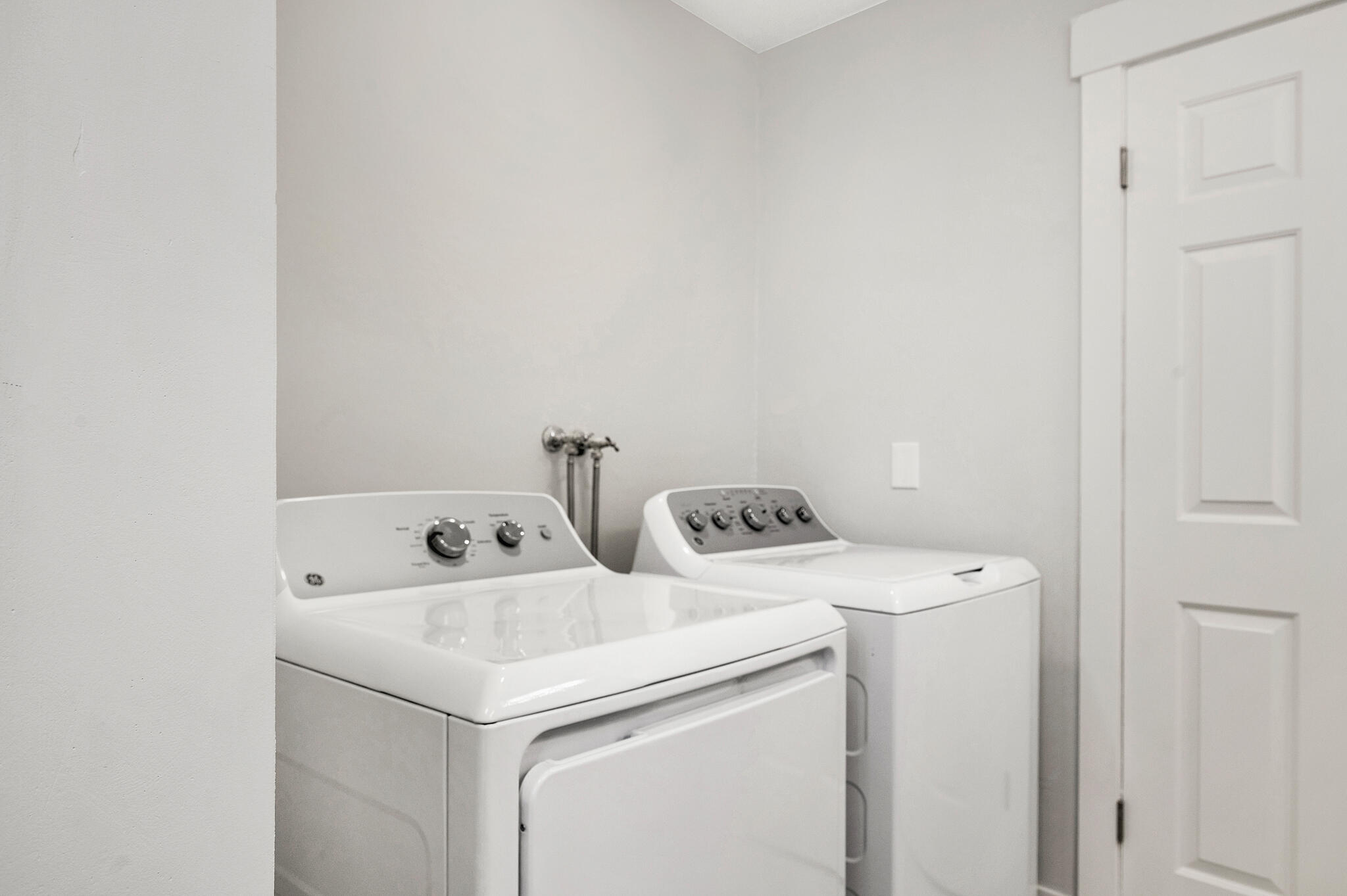763 East Fiddlers Canyon Road Cedar City, UT 84721 - Photo 23 of 35 Laundry Room Upstairs