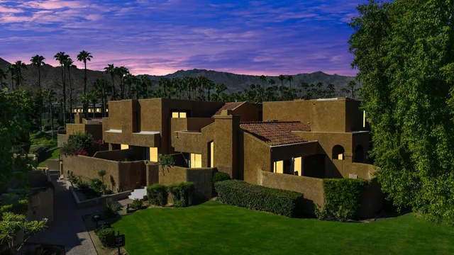 a view of a fruit basket