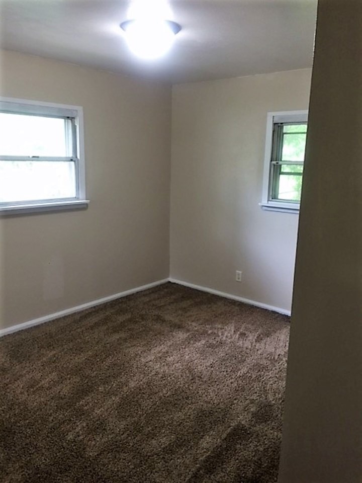 6133 Kent Road Fort Wayne, IN 46816 - Photo 7 of 12