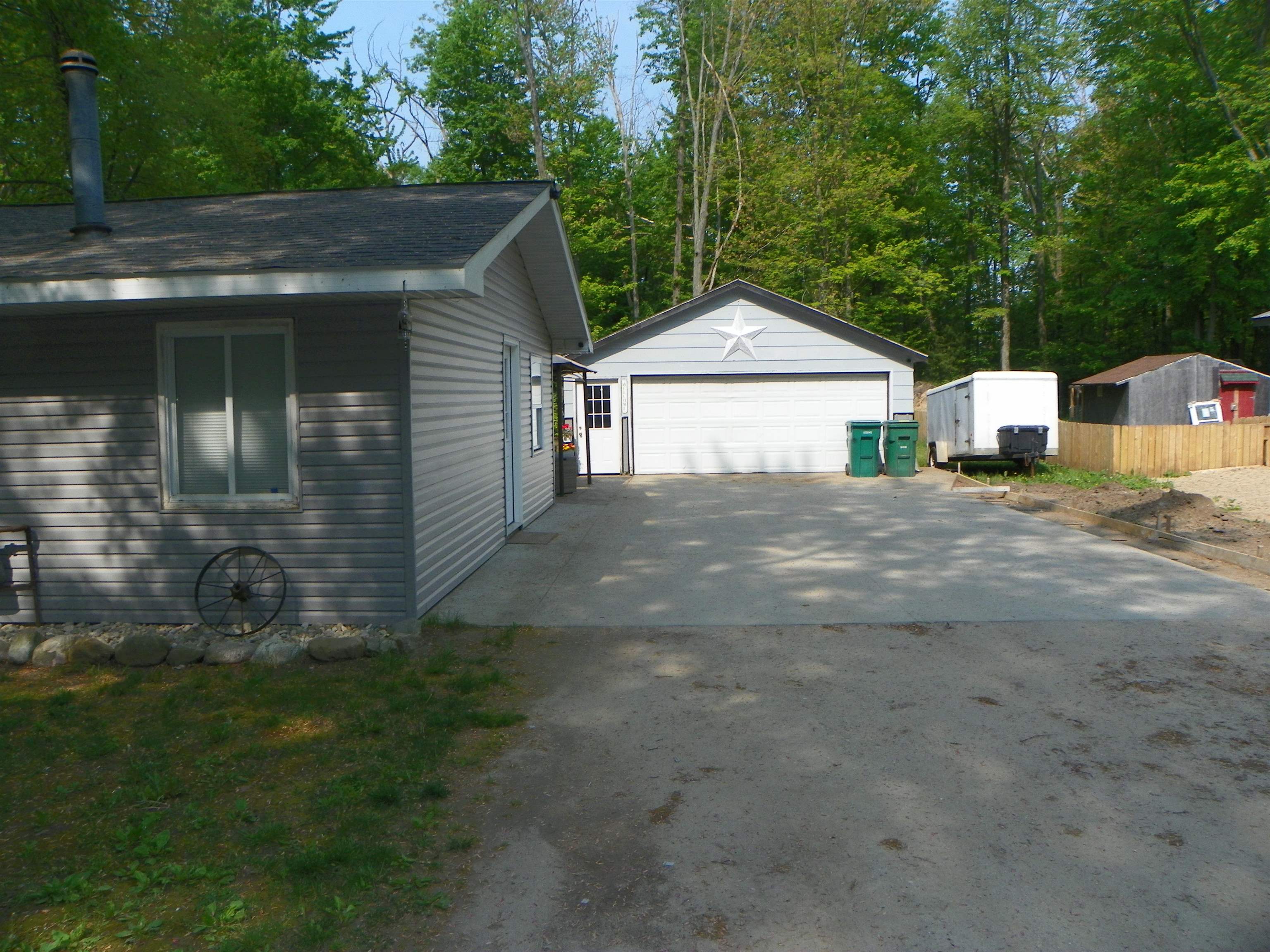 1265 Russell Street Harrison, MI 48625 - Photo 6 of 28