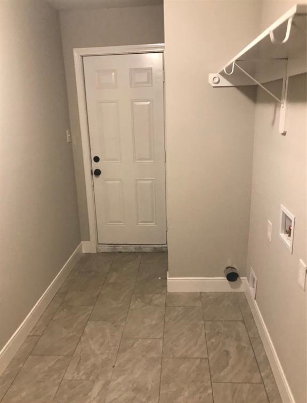 7230 England Street Houston, TX 77021 - Photo 7 of 15 a view of a small space