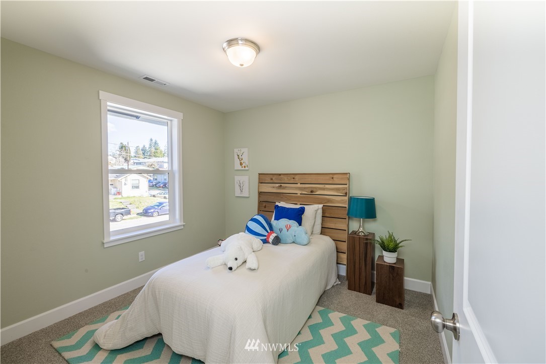 615 Index Avenue Northeast Renton, WA 98056 - Photo 11 of 18