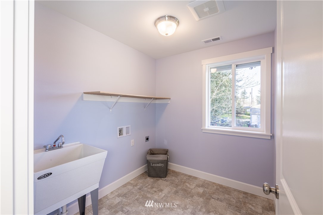 615 Index Avenue Northeast Renton, WA 98056 - Photo 13 of 18