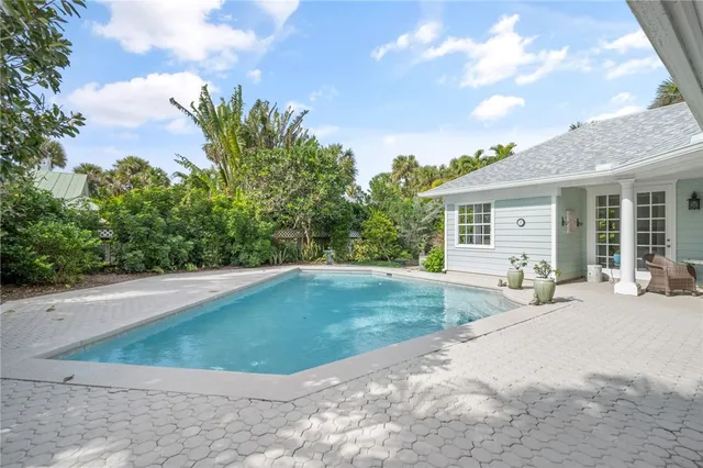 $1,995,000 | 3645 Ocean Drive, Vero Beach, FL 32963