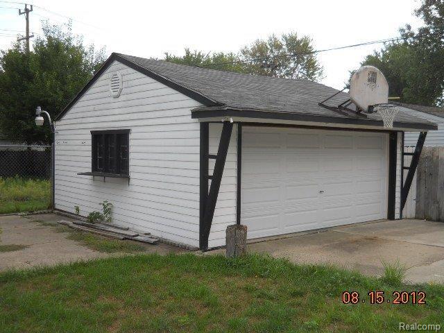 26498 Morley Street Inkster, MI 48141 - Photo 11 of 11 garage.JPG