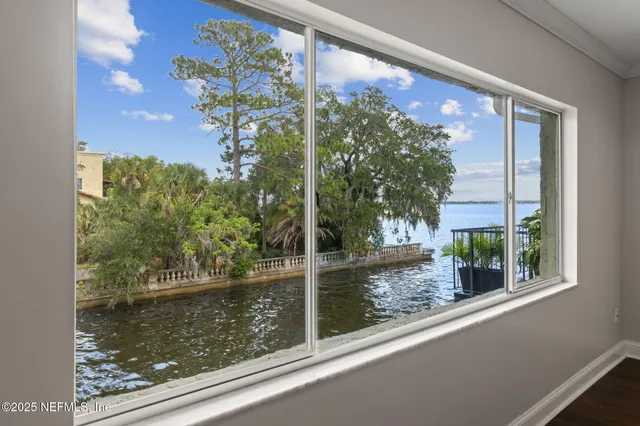 $300,000 | 2950 St Johns Avenue, Unit 10, Jacksonville, FL 32205