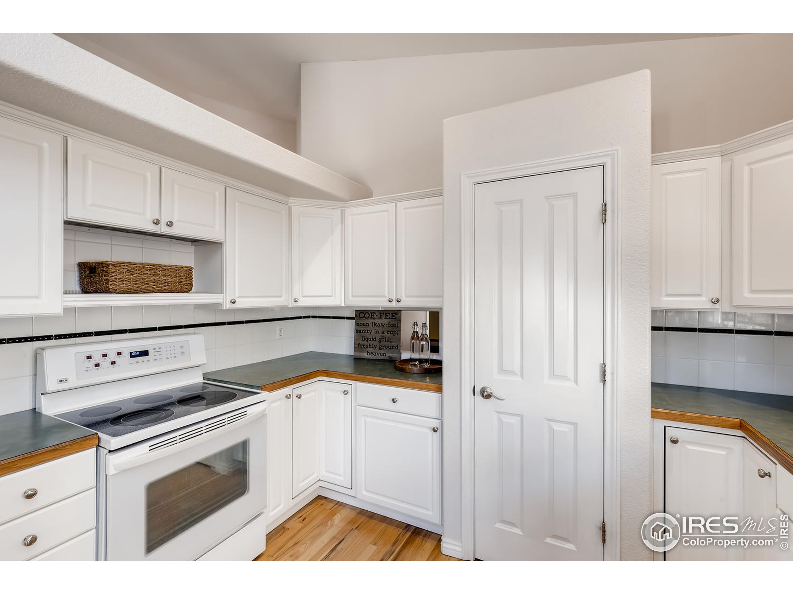 951 Champion Circle Longmont, CO 80503 - Photo 7 of 28