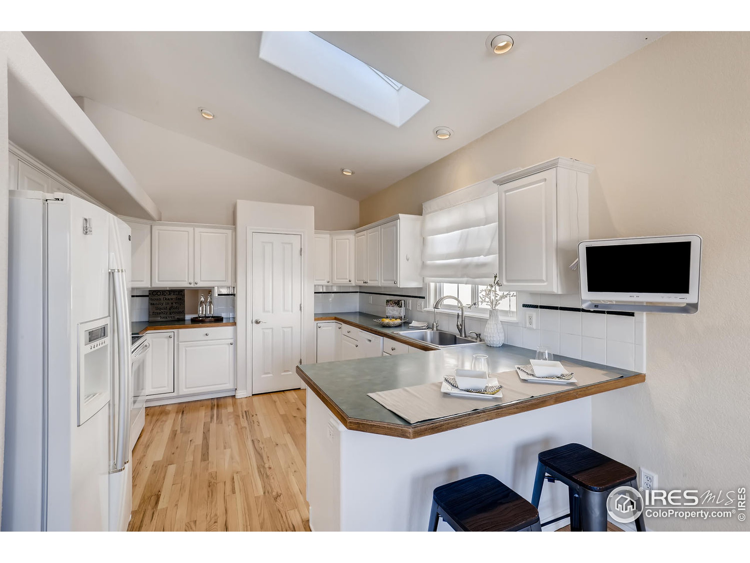 951 Champion Circle Longmont, CO 80503 - Photo 8 of 28