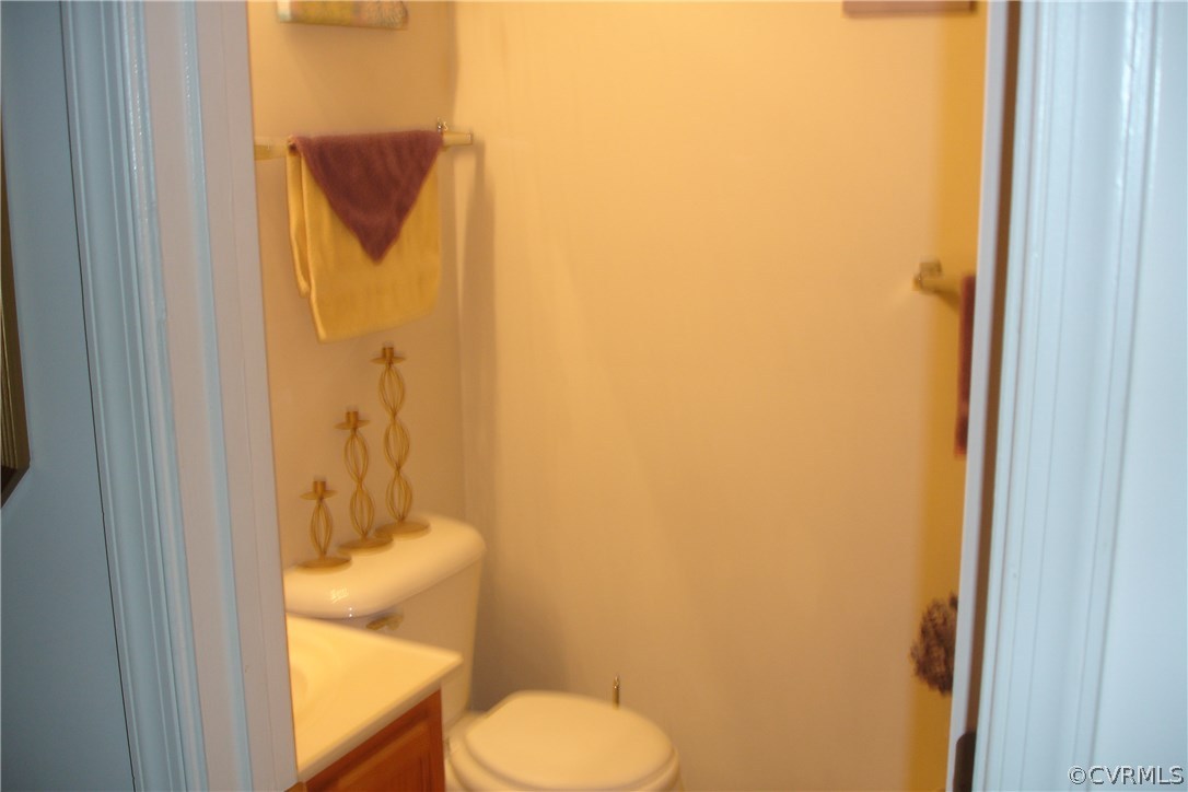 5803 Swanson Road Richmond, VA 23225 - Photo 17 of 18 FULL HALL BATHROOM 2ND FLOOR