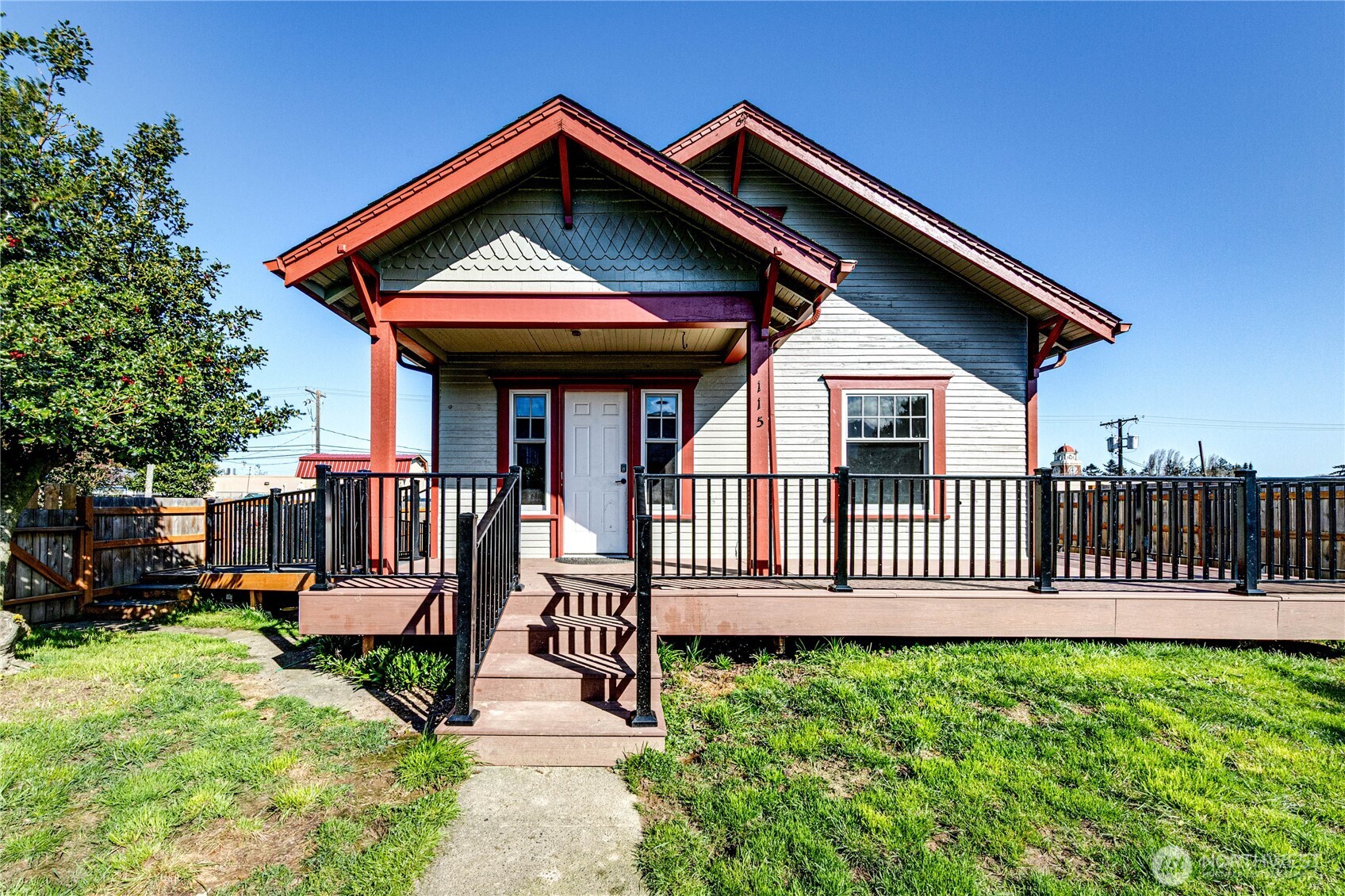 115 East 5th Street Port Angeles, WA 98362 - Photo 1 of 40