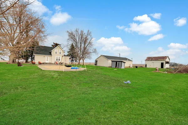 $245,000 | 35150-2800 2800 N Avenue, Mendota, IL 61342