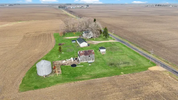$245,000 | 35150-2800 2800 N Avenue, Mendota, IL 61342