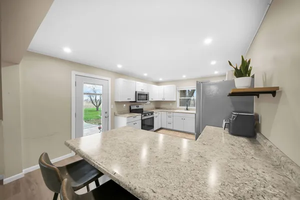 $245,000 | 35150-2800 2800 N Avenue, Mendota, IL 61342