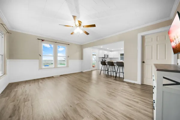 $245,000 | 35150-2800 2800 N Avenue, Mendota, IL 61342