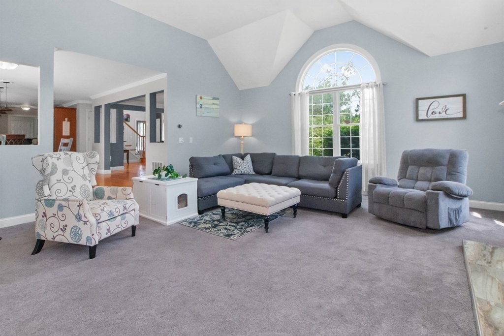 307 Chestnut Street Hudson, MA 01749 - Photo 13 of 42