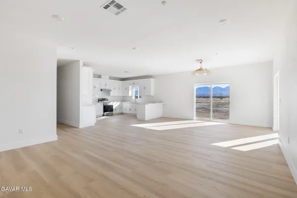 $649,999 | 10824 Avenue S E Littlerock Ca East, Littlerock, CA 93543
