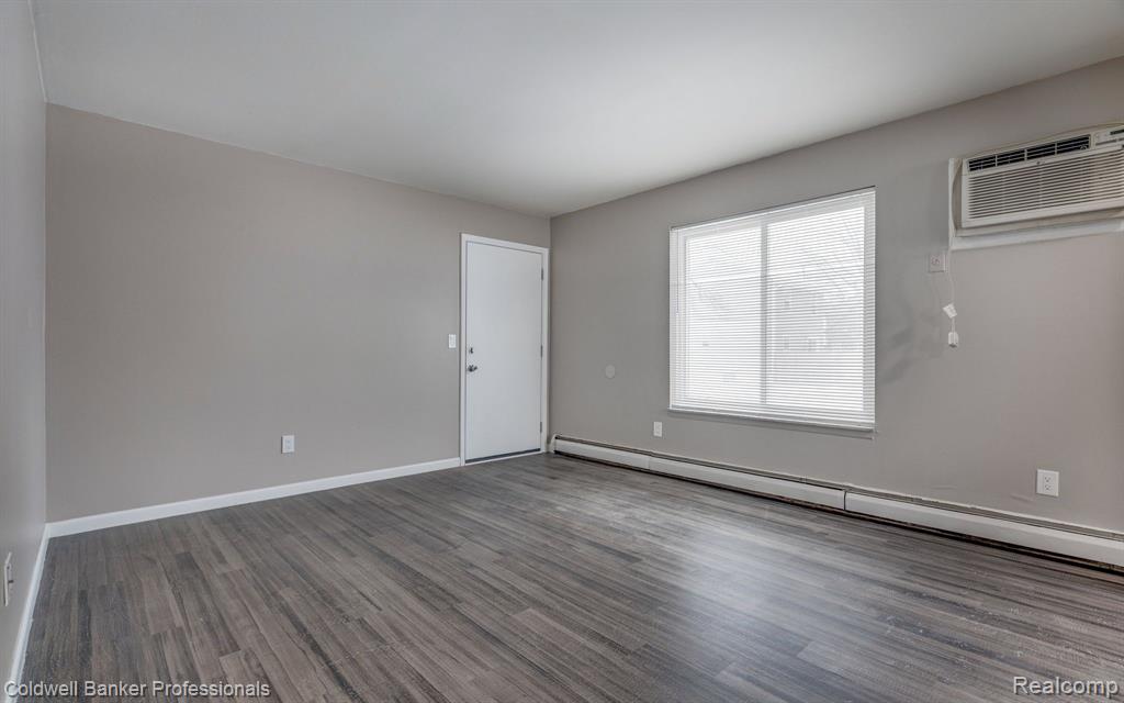 38 3rd Street, Unit 3 Mount Clemens, MI 48043 - Photo 4 of 14