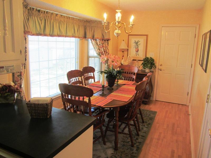 4326 Bream Road North Charleston, SC 29418 - Photo 7 of 35 BREAKFAST NOOK