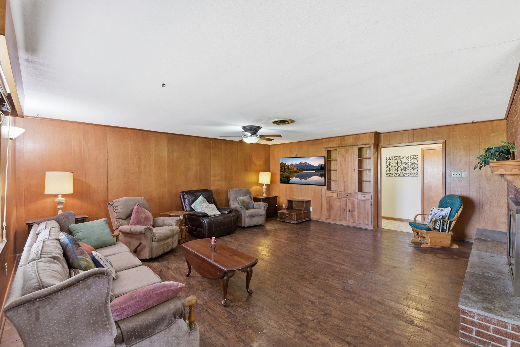 1839 West Henderson Road Angleton, TX 77515 - Photo 7 of 50