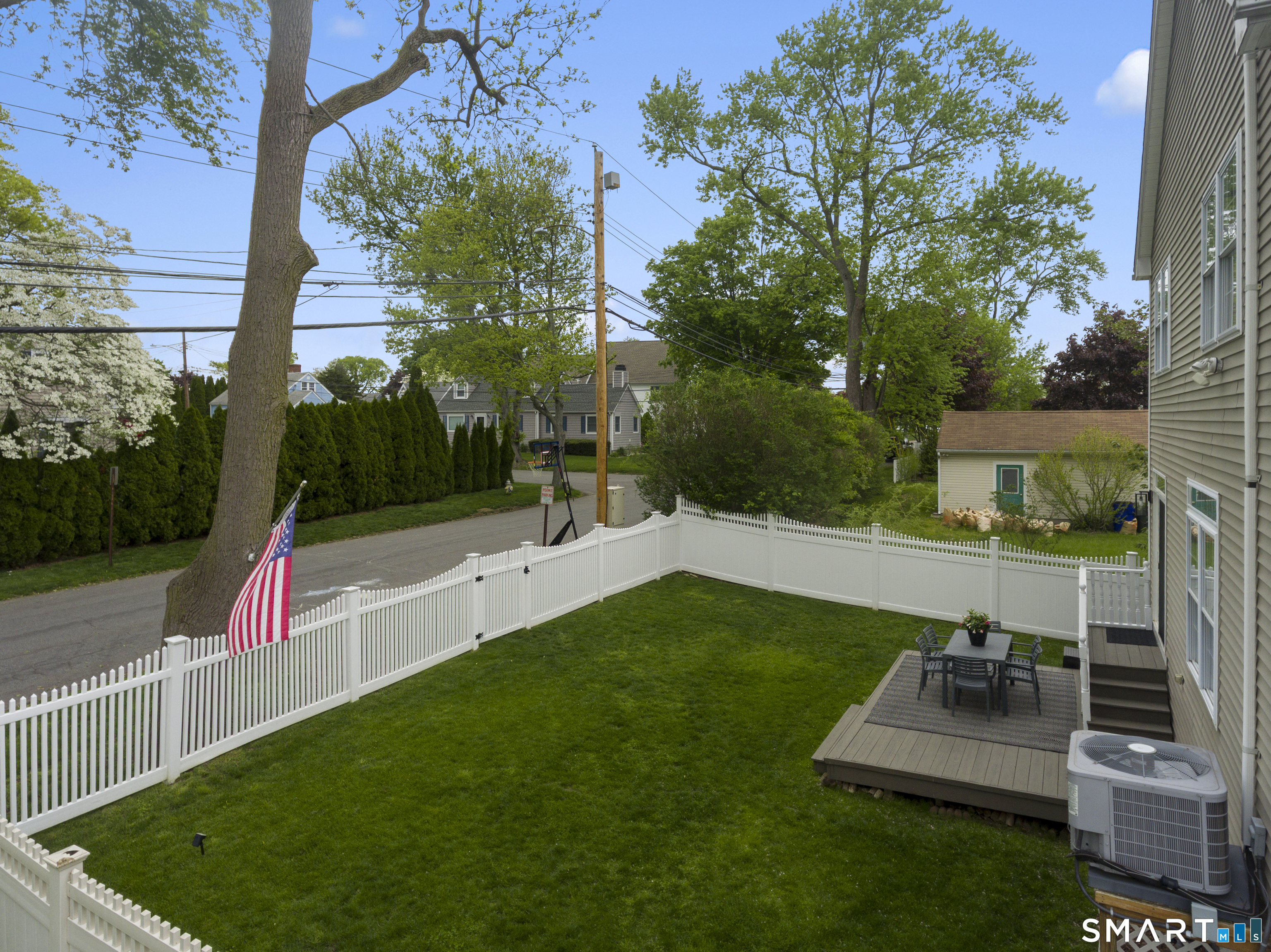 896 Riverside Drive Fairfield, CT 06824 - Photo 29 of 31