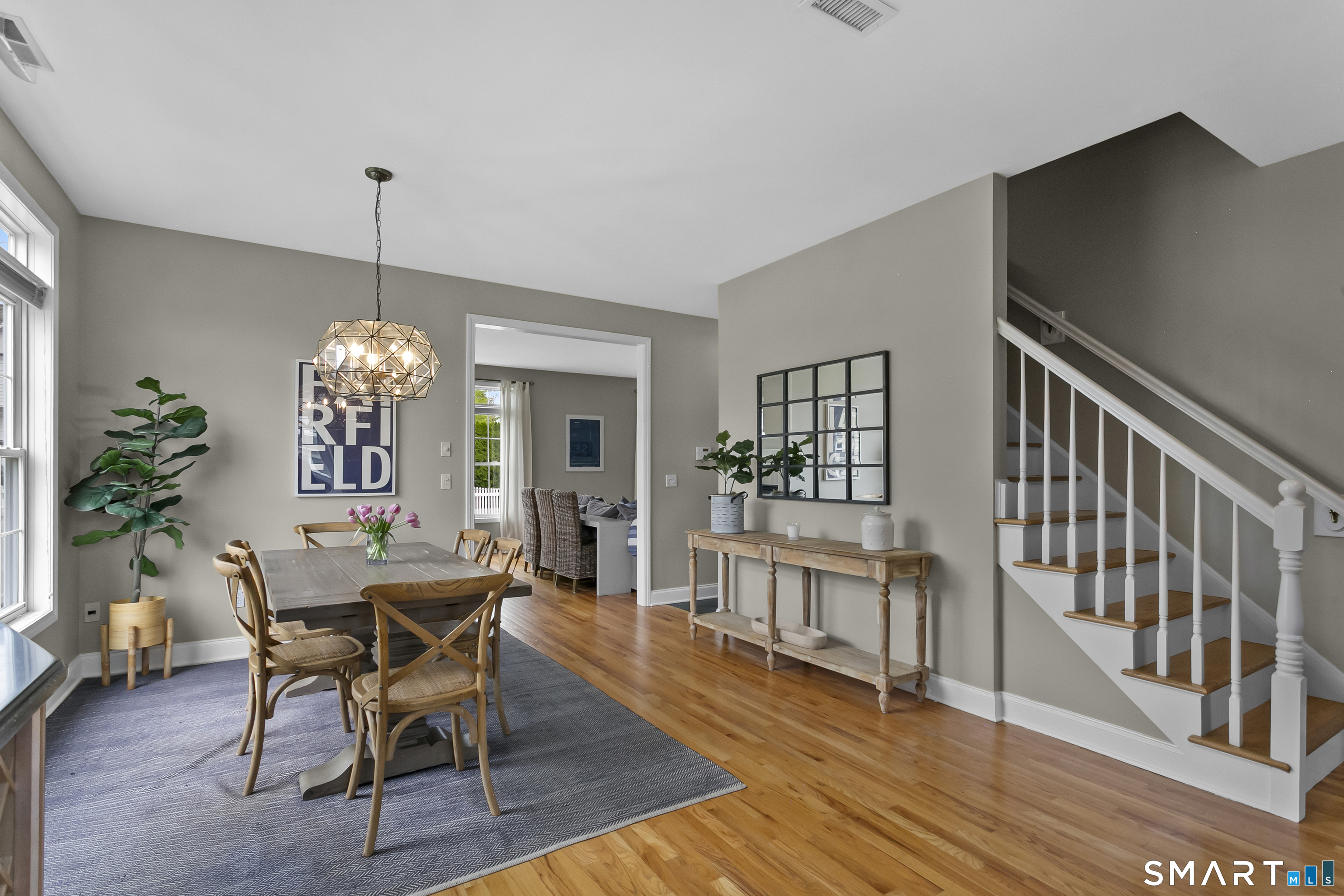 896 Riverside Drive Fairfield, CT 06824 - Photo 6 of 31