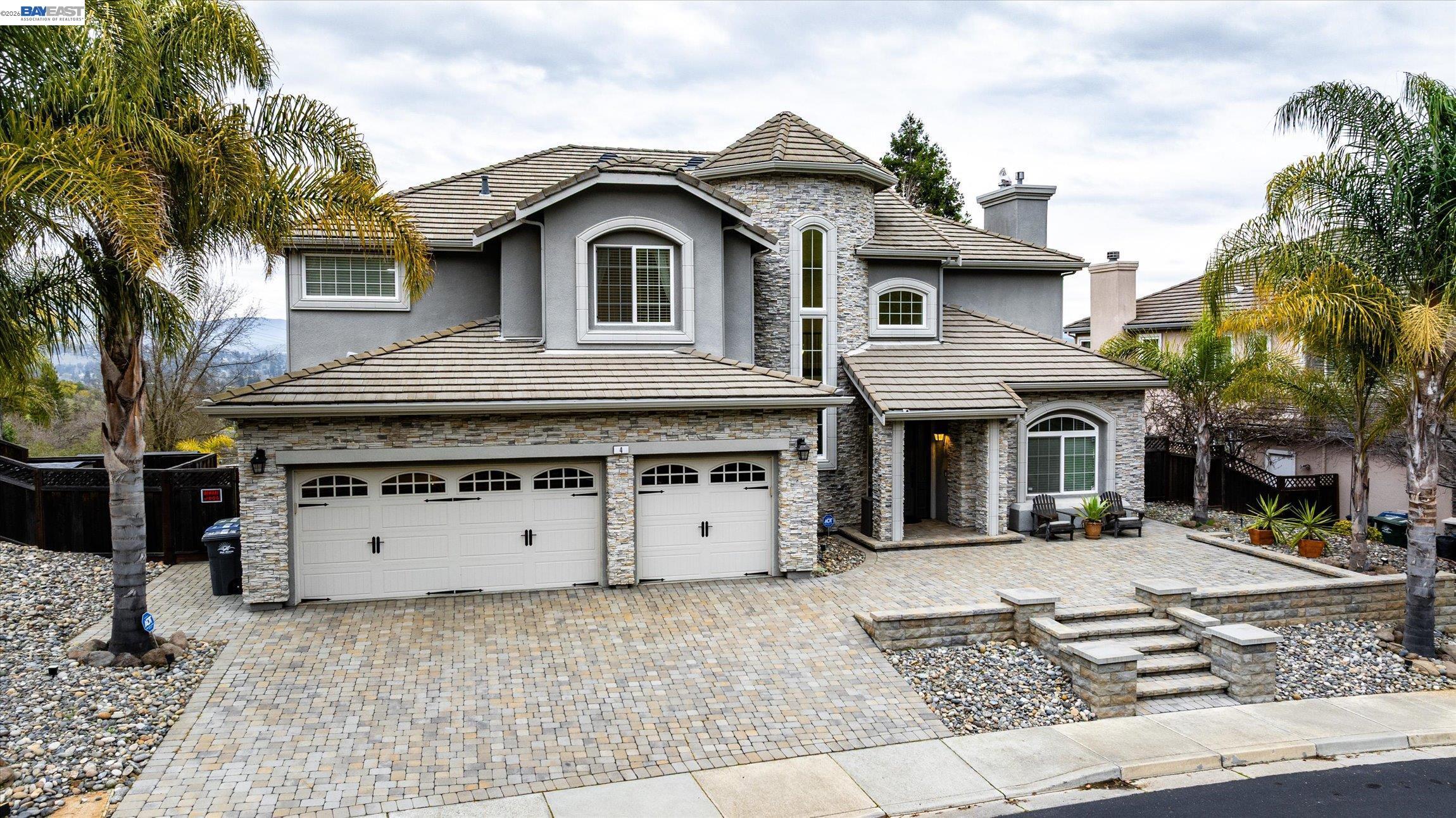 4 Majestic Oak Court San Ramon, CA 94583 - Photo 3 of 60