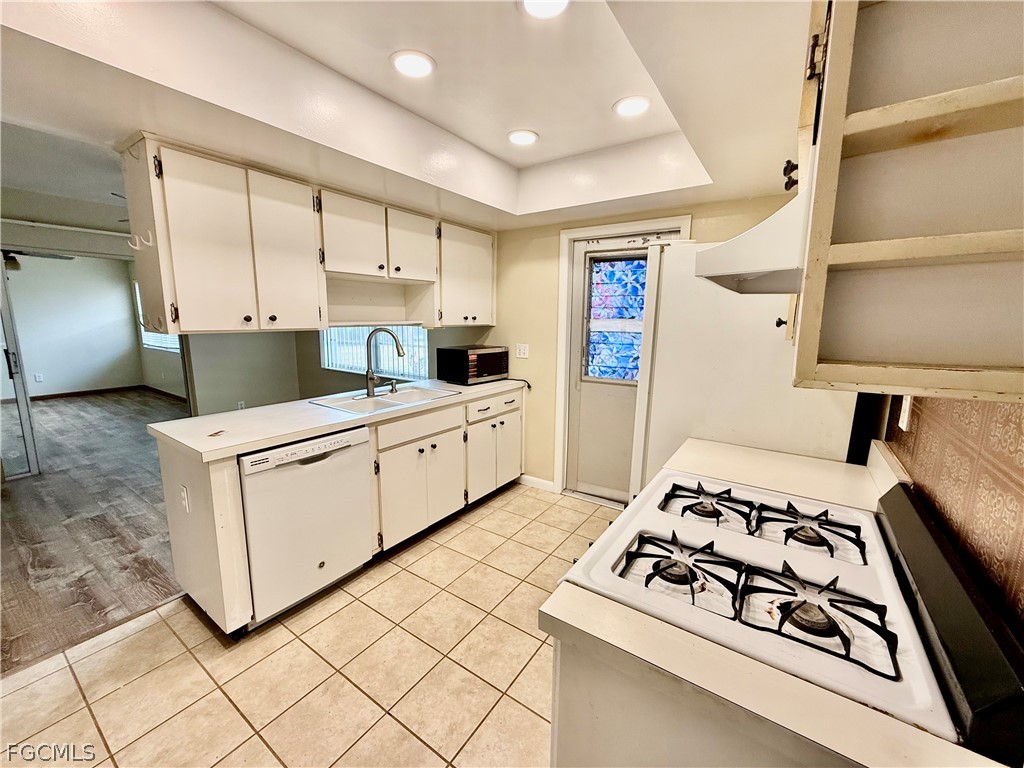 9 Palm Boulevard Lehigh Acres, FL 33936 - Photo 12 of 27