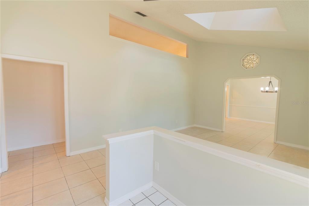 3908 Rosedale Drive Brandon, FL 33511 - Photo 7 of 44 a bathroom with a bathtub