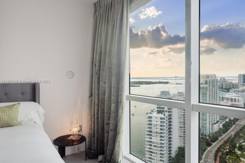 450 Alton Road, Unit 3404 Miami Beach, FL 33139 - Photo 6 of 46 Gallery Image 6