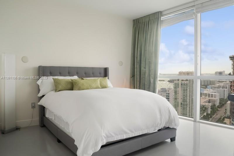 450 Alton Road, Unit 3404 Miami Beach, FL 33139 - Photo 8 of 46 Gallery Image 8