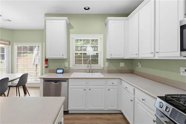 $2,900 | 374 Ivy Glen Circle, Avondale Estates, GA 30002