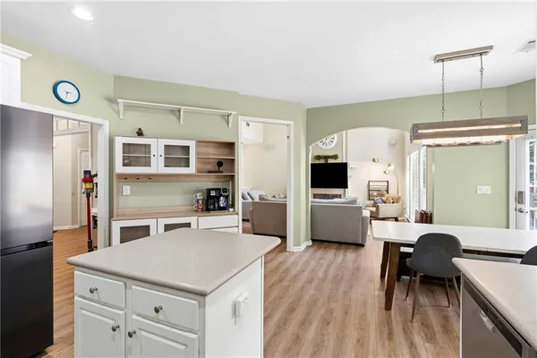 $2,900 | 374 Ivy Glen Circle, Avondale Estates, GA 30002