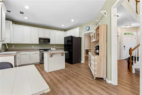 $2,900 | 374 Ivy Glen Circle, Avondale Estates, GA 30002