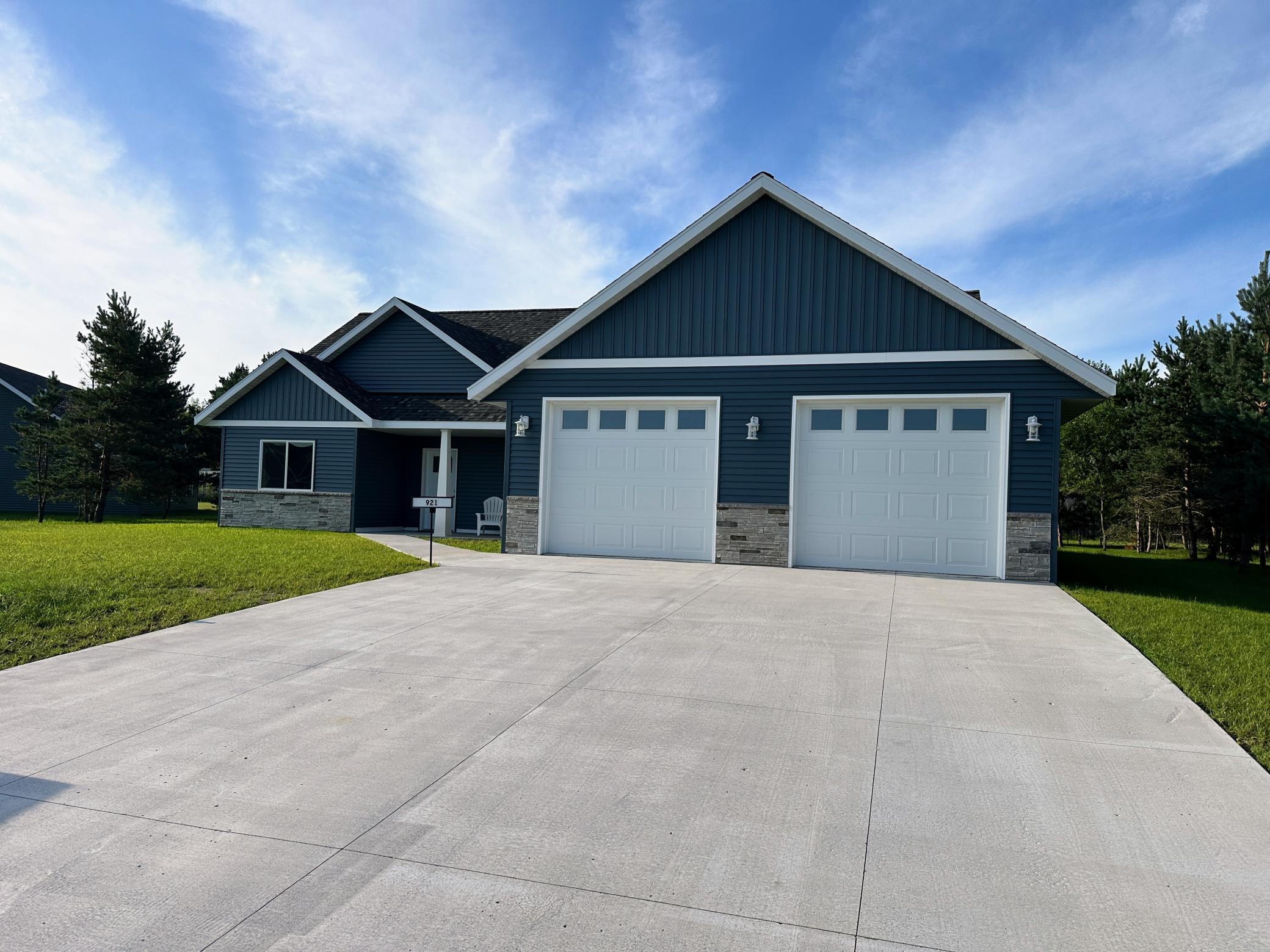 921 9th Street Northwest Perham, MN 56573 - Photo 3 of 23