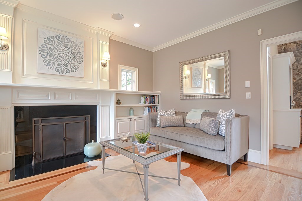 18 Linwood Road Wellesley, MA 02481 - Photo 2 of 41