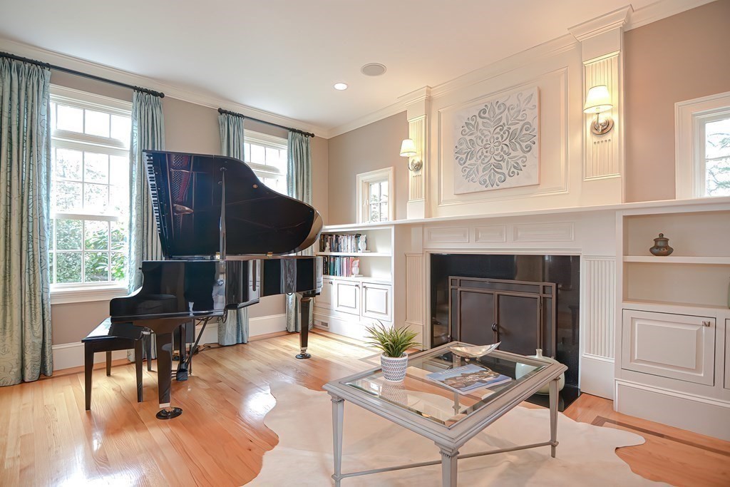 18 Linwood Road Wellesley, MA 02481 - Photo 3 of 41