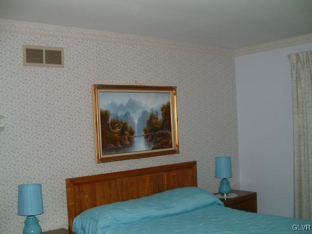 3410 Barklay Road Whitehall, PA 18052 - Photo 12 of 34 Gallery Image 12