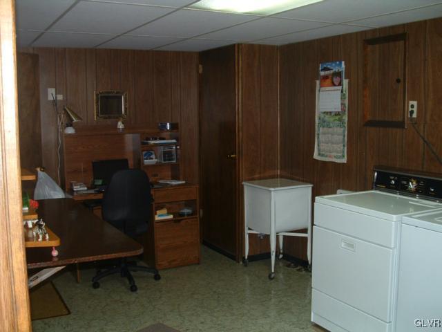 3410 Barklay Road Whitehall, PA 18052 - Photo 23 of 34 Gallery Image 23