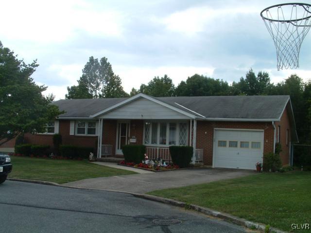 3410 Barklay Road Whitehall, PA 18052 - Photo 3 of 34 Gallery Image 3