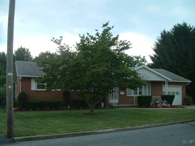 3410 Barklay Road Whitehall, PA 18052 - Photo 4 of 34 Gallery Image 4